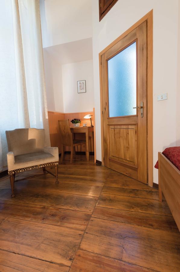 Hôtel Foresteria Valdese à Torre Pellice Extérieur photo